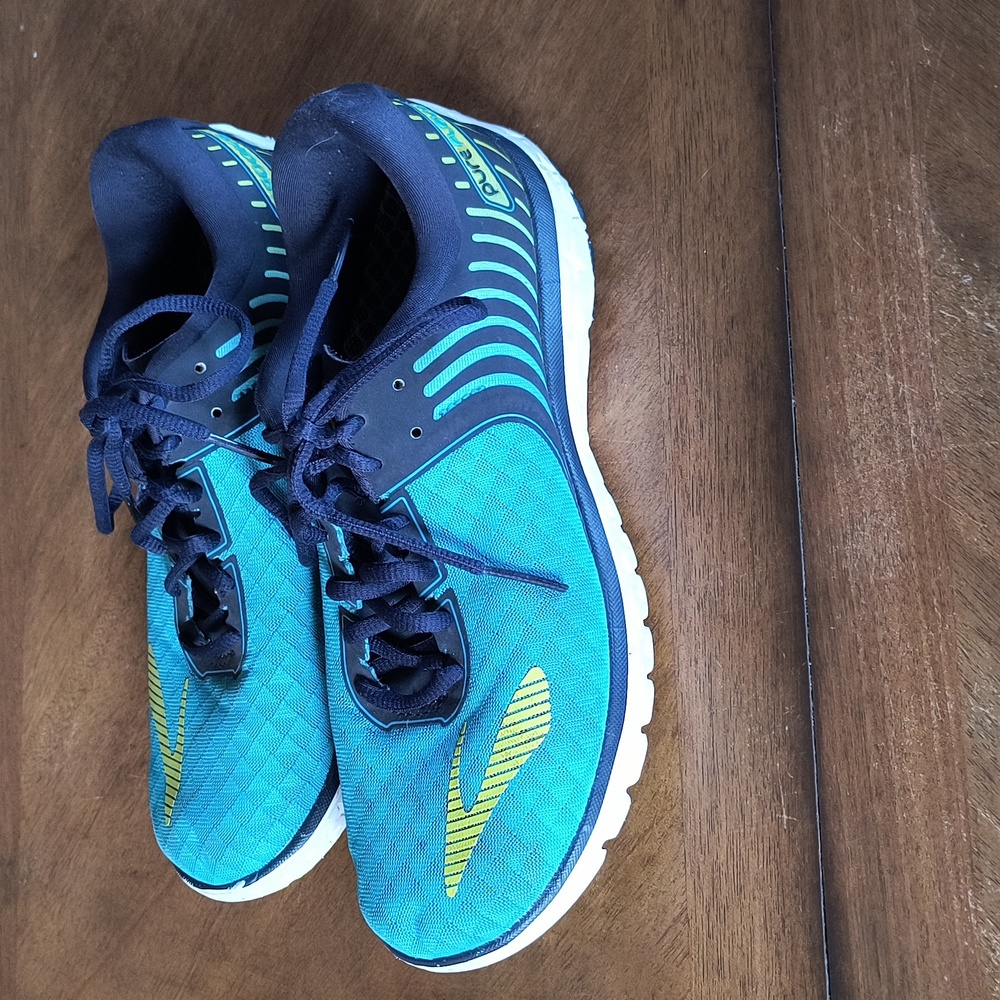 Brooks Women's Teal and Navy Athletic Running Shoes
